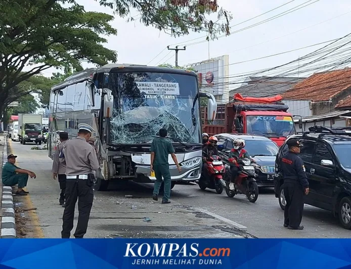 Kecelakaan Beruntun 4 Kendaraan Terjadi di Jalur Garut-Bandung Akibat Rem Mendadak