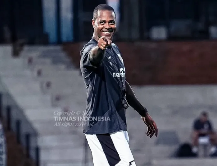 Patrick Kluivert dan Clarence Seedorf Siap Bawa Suriname ke Piala Dunia 2026