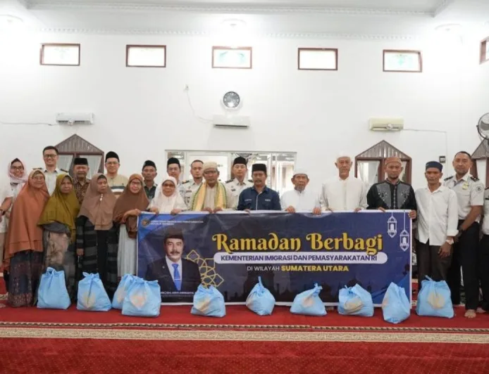 Menteri Imigrasi Salurkan 2.000 Paket Sosial untuk Nazir dan Bilal Mayit di Medan