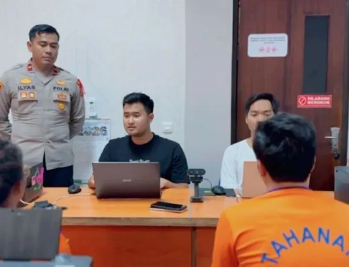 Pasutri Spesialis Pencurian Rumah Kosong di Karawang Ditangkap Polisi