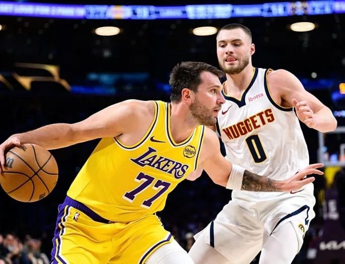 Luka Doncic Cetak Tripel-Dobel dan Menangkan Lakers atas Nuggets di OT