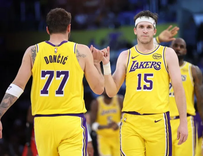 Doncic dan Reaves Cetak 205 Poin, Bawa Lakers ke Posisi Tiga Klasemen