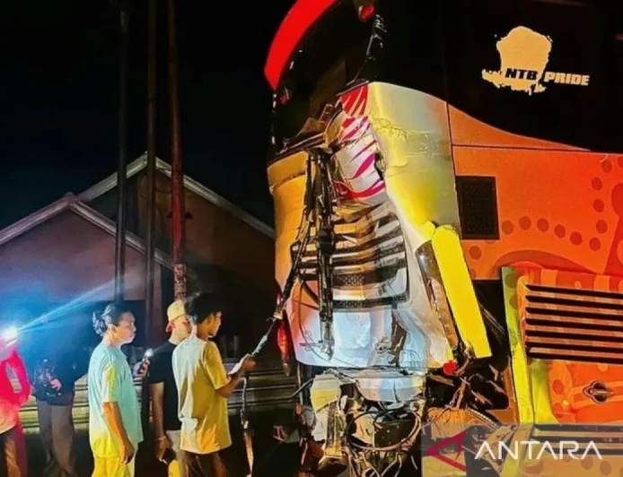 Kecelakaan Beruntun di Sumbawa, Pemprov NTB Diminta Siapkan Hotline Darurat Mudik