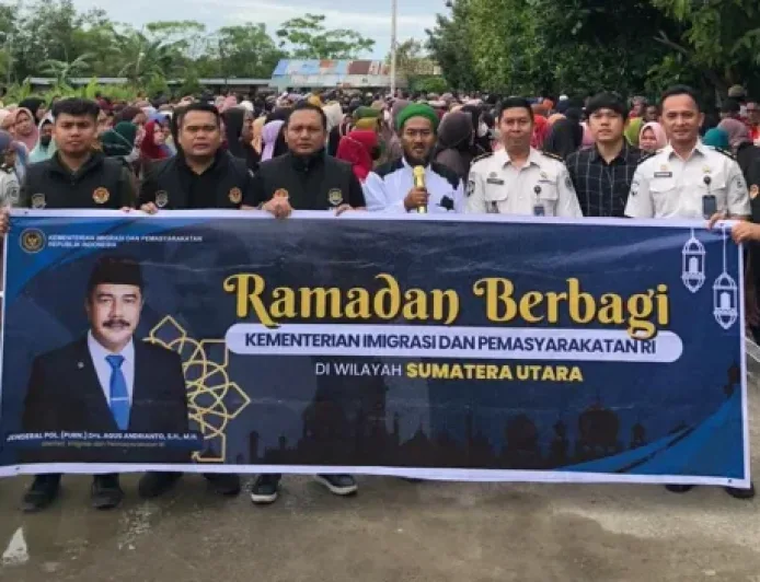 Menteri Imigrasi dan Pemasyarakatan Salurkan Bakti Sosial di Ponpes Mazilah Ramadan 2026