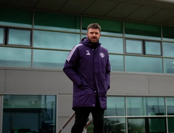 Manchester United Menang 3-1 atas Aston Villa, Carrick Ingin Old Trafford Jadi Benteng Kuat