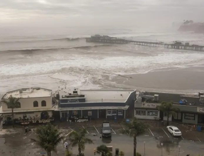 Banjir Bandang dan Salju Tebal Lumpuhkan Pulau Hawaii, Ribuan Warga Terdampak