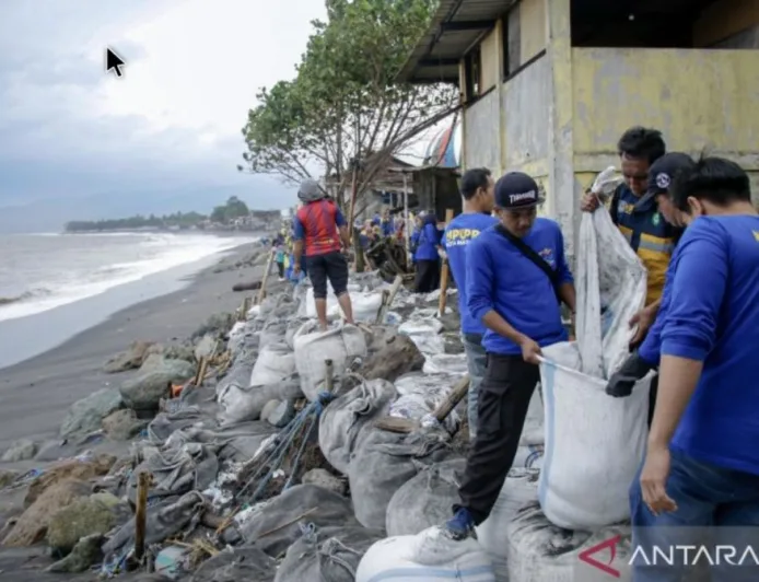 Potensi Banjir Rob di Pesisir NTB 17-27 Maret, Masyarakat Diminta Waspada
