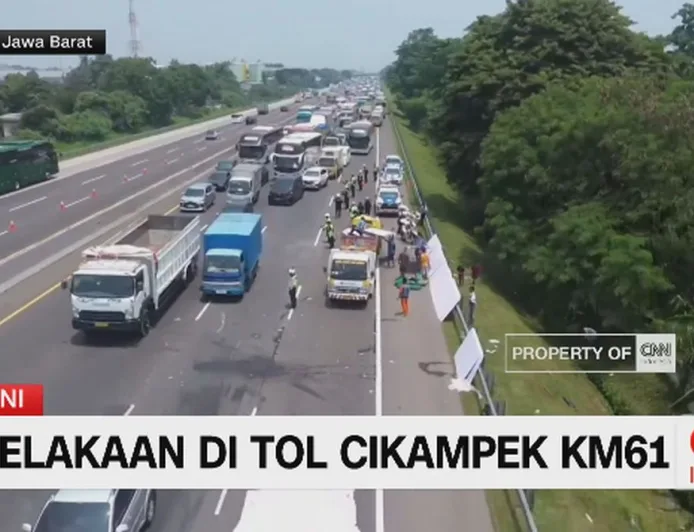 Kecelakaan di KM 61 Tol Cikampek: Lalu Lintas Sempat Tersendat dan Kondisi Terbaru