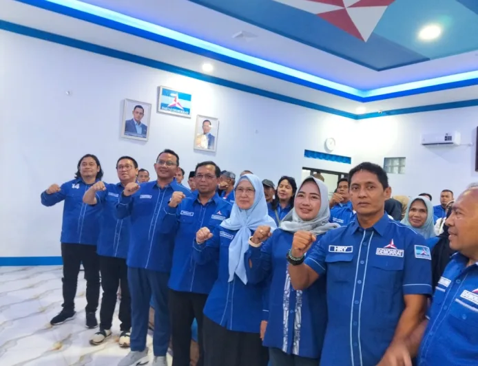 Sekjen Demokrat Herman Khaeron Resmikan Kantor DPC Cirebon, Perkuat Akar Rumput