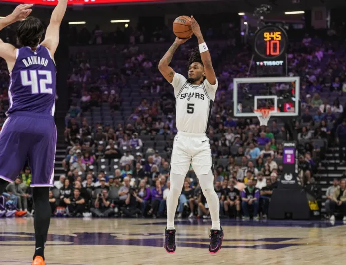 Spurs Pecahkan Rekor Tripoin Tim dalam Kemenangan Telak atas Kings