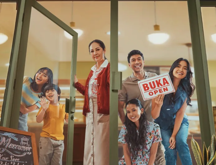 Sinopsis Film Senin Harga Naik: Dilema Karier dan Warisan Keluarga yang Mengharu Biru