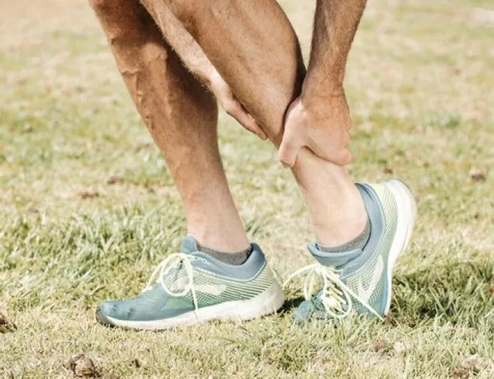 7 Makanan Ampuh Turunkan Asam Urat Secara Alami dan Efektif