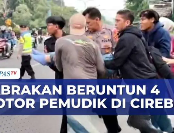 Kecelakaan Beruntun 4 Sepeda Motor di Jalur Arteri Pantura Cirebon