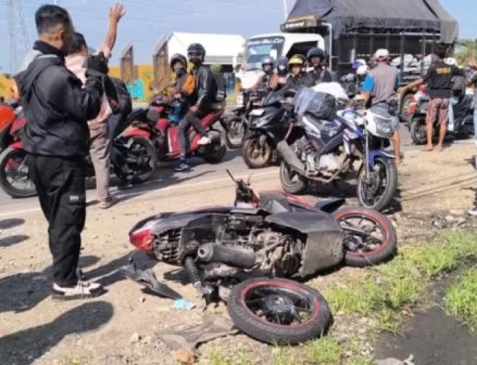 Kecelakaan Beruntun Truk Tronton dan 5 Motor Pemudik di Jalur Pantura Cirebon