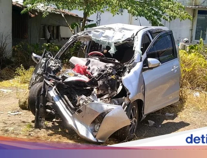 Kecelakaan Maut di Tol Tegal: Mobil Tabrak Bus, 4 Pemudik Bekasi Tewas