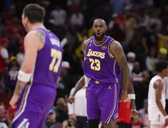 Luka Doncic dan LeBron James Cetak 70 Poin Bawa Lakers Hancurkan Rockets