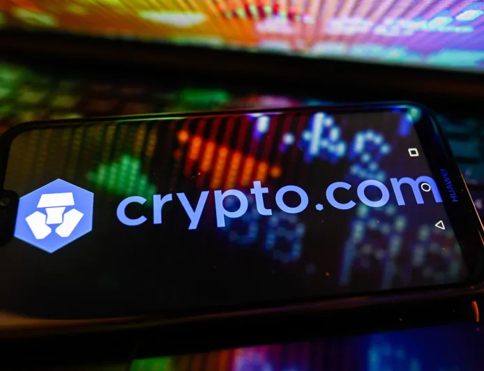 Crypto.com PHK 12% Karyawan, Alasan Utama Integrasi AI di Perusahaan