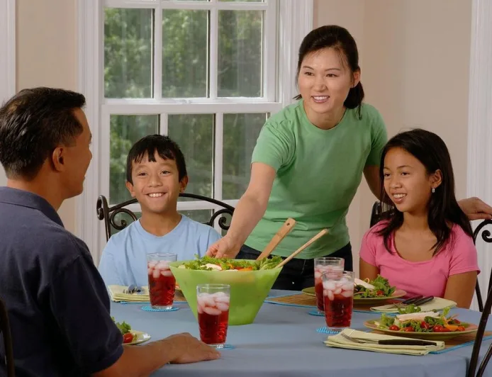 Hukum Memberi Makan Orang yang Tidak Puasa: Apakah Berdosa?