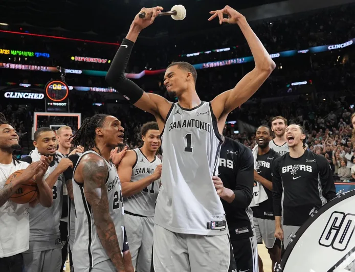 Victor Wembanyama Cetak Tembakan Bersejarah, Spurs Akhiri Paceklik Playoff 6 Musim