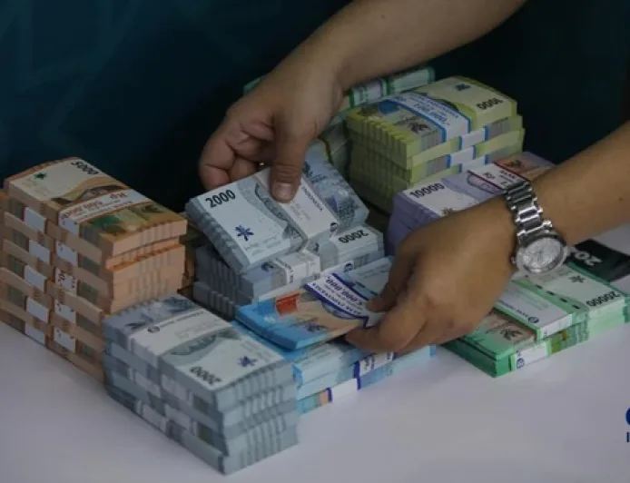 Asal Usul Tradisi Bagi-Bagi Uang Saat Lebaran yang Jarang Diketahui