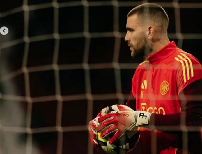 Oscar Garcia Diminta Maksimalkan Potensi Kiper Timnas Indonesia Maarten Paes di Ajax