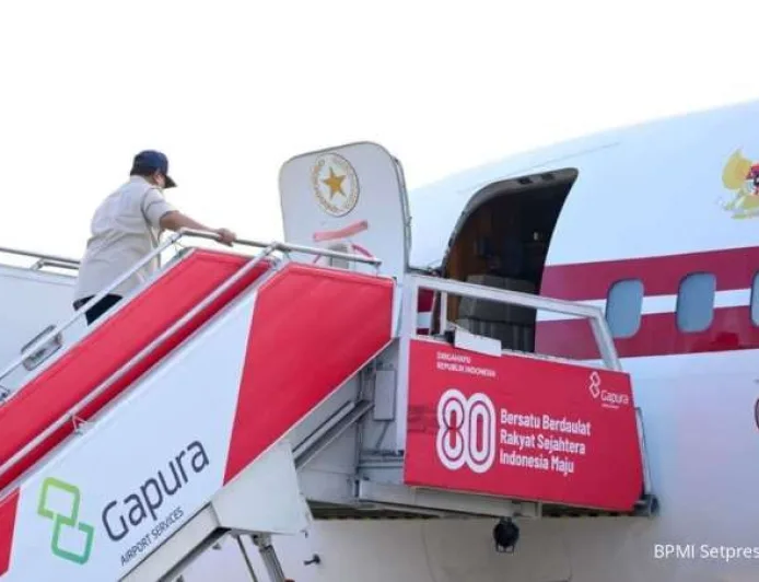 Prabowo Salurkan Ribuan Paket Sembako untuk Korban Banjir Sumut Saat Malam Takbiran