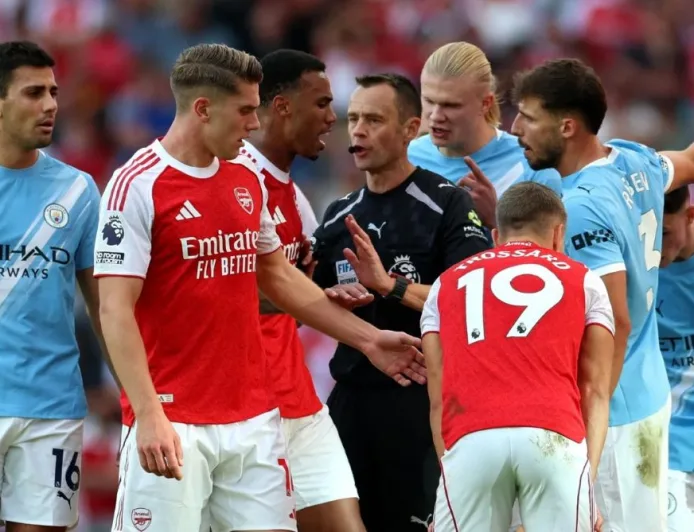 Prediksi Skor Arsenal vs Manchester City Final Piala Liga Inggris 2025-2026: Siapa yang Akhiri Puasa Trofi?