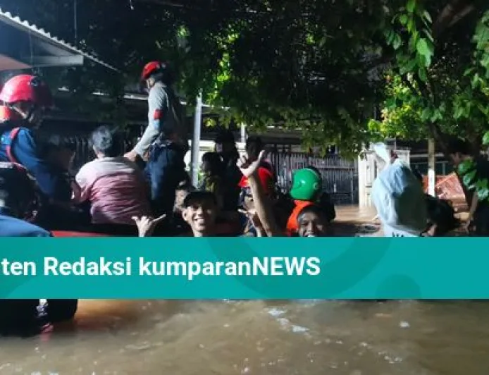 Banjir Besar Rendam Ciracas Jaktim di Hari Lebaran, Ibu Hamil dan Lansia Dievakuasi