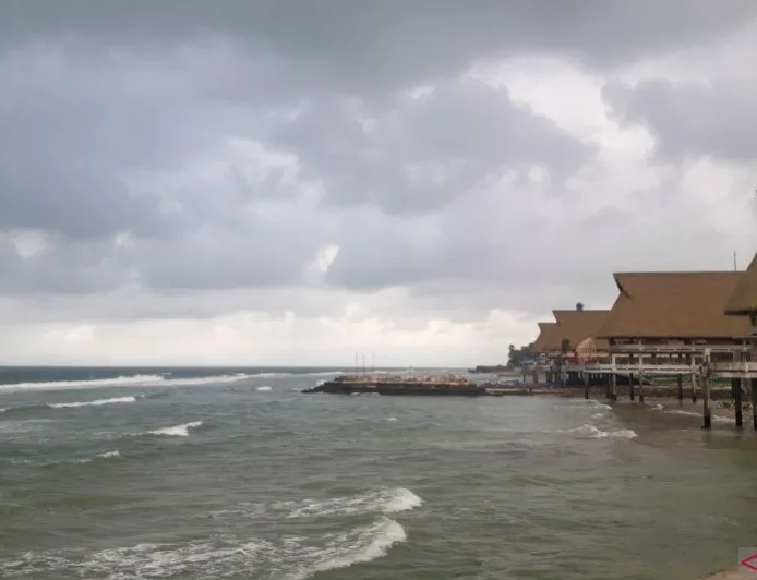 Banjir Rob Mengancam Pesisir NTT 22-24 Maret, Warga Diminta Waspada