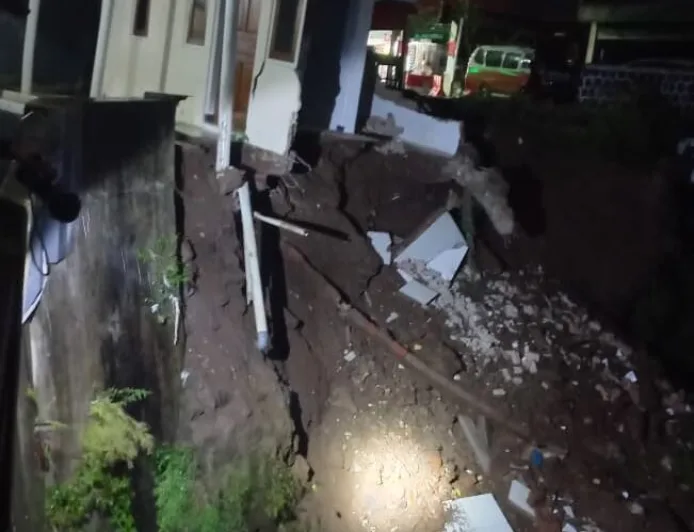 TPT Longsor Kuningan 2026: Satu Rumah Rusak Berat Akibat Hujan Deras