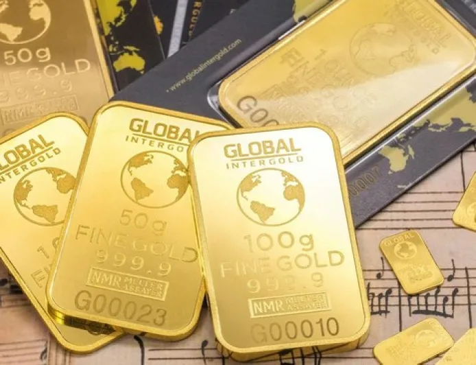 Harga Emas Ambruk Brutal: Penyebab, Dampak, dan Prospek ke Depan