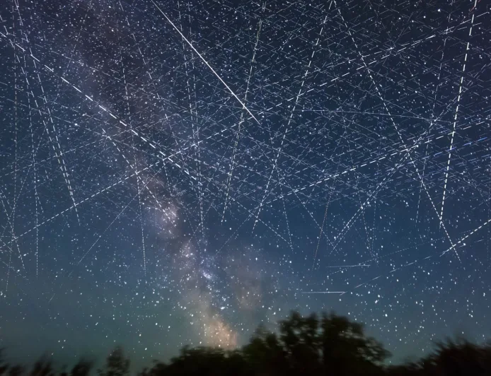 Astronom Protes Proyek Cermin Raksasa dan Satelit AI SpaceX, Langit Malam Terancam