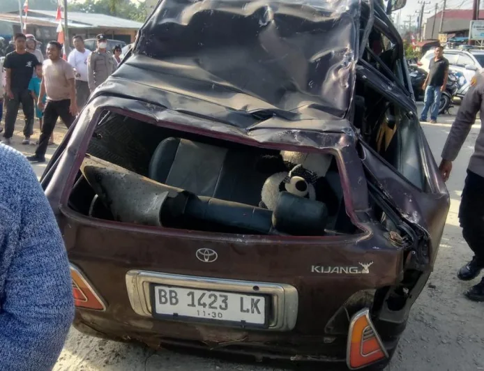 Kecelakaan Tunggal di Toba: Mobil Kijang Terjun ke Sungai Asahan Saat Dini Hari