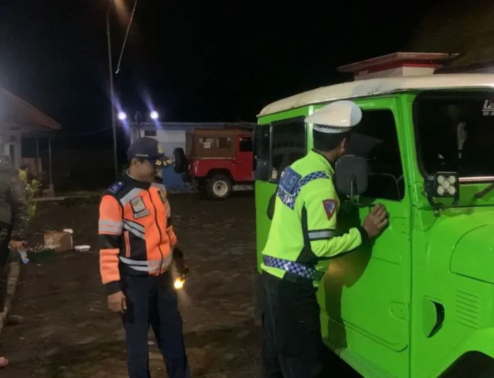 Polres Malang Awasi Kelaikan Jip Wisata Bromo untuk Cegah Kecelakaan Libur Lebaran