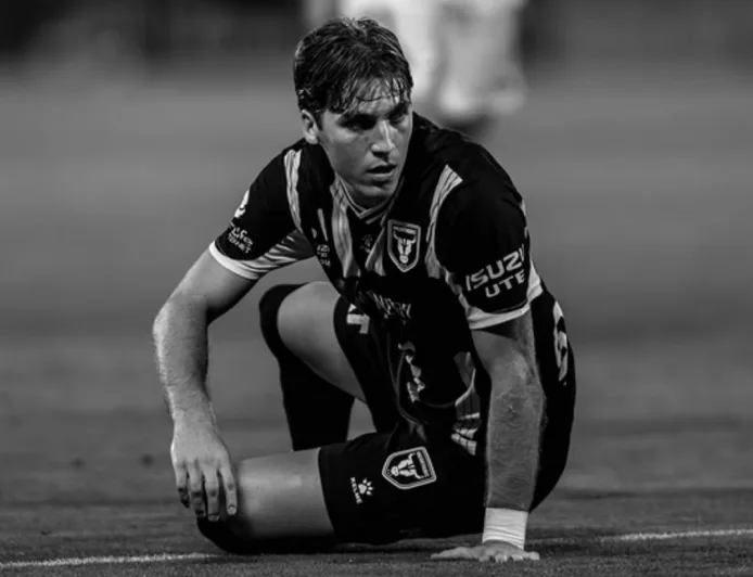 Terungkap! Pria Bule Mirip Luke Vickery yang Ikut Latihan Timnas Indonesia adalah Oliver Leeming