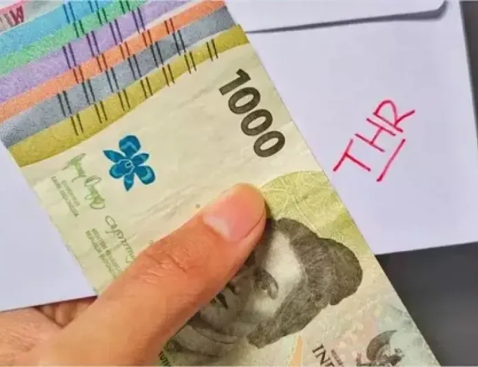 Hukum Mengelola Uang THR Anak: Hak Milik atau Tanggung Jawab Orang Tua?