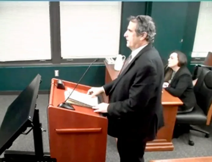 Pengacara Oregon Didenda Rekor Setelah Mengutip Hukum Fiktif dari AI