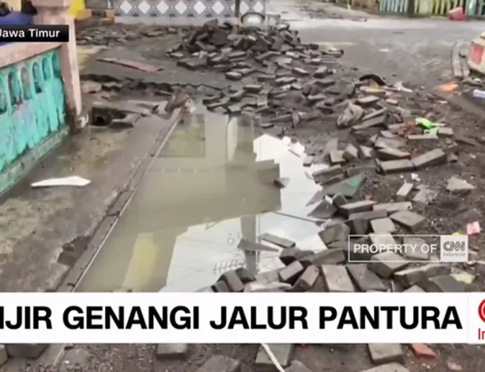 Banjir Genangi Jalur Pantura Pasuruan, Kemacetan Parah Saat Musim Mudik