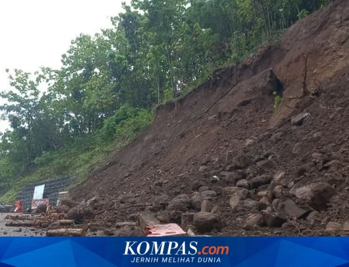 Tanjakan Clongop Gunungkidul Longsor Lagi, Arus Kendaraan Besar Buka Tutup