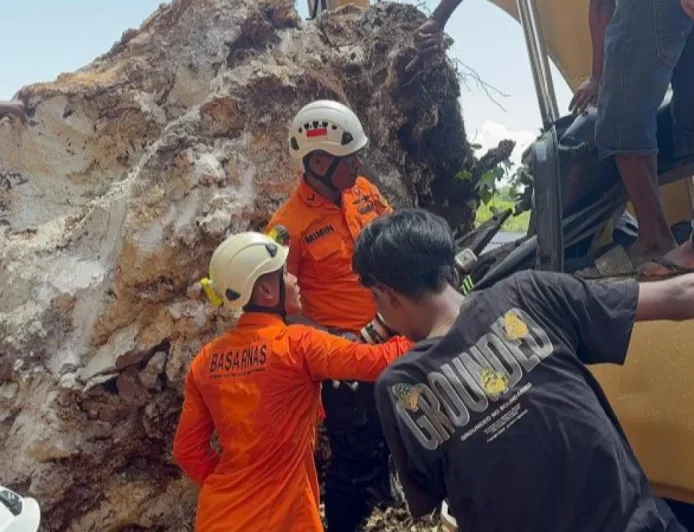 Sopir Ekskavator Tewas Terjepit Batu Longsor di Baubau, Proses Evakuasi Berhasil