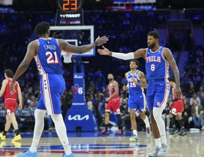 Embiid dan George Kembali, 76ers Menang Telak 157-137 Lawan Bulls