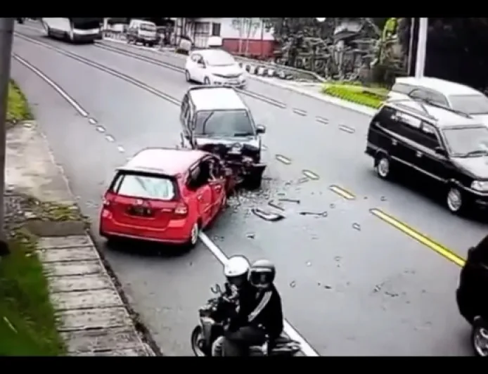 Kecelakaan Adu Banteng di Temanggung Terekam CCTV, Satu Korban Meninggal Dunia