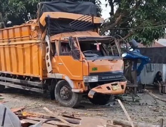 Kecelakaan Beruntun 5 Kendaraan di Jalinsum Labuhanbatu, 1 Pemudik Tewas Tragis