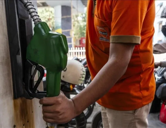 India Turunkan Pajak BBM Tanggap Dampak Perang Iran, Tepis Isu Lockdown