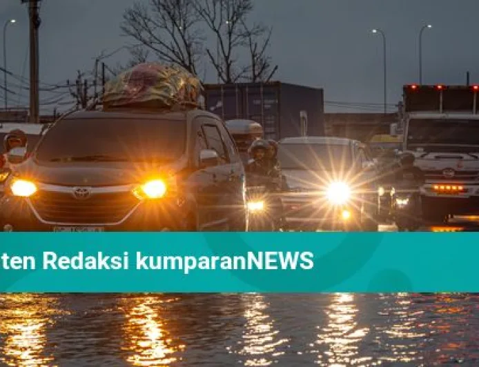 Arus Balik Tersendat Akibat Banjir Rob di Jalur Pantura Semarang-Demak