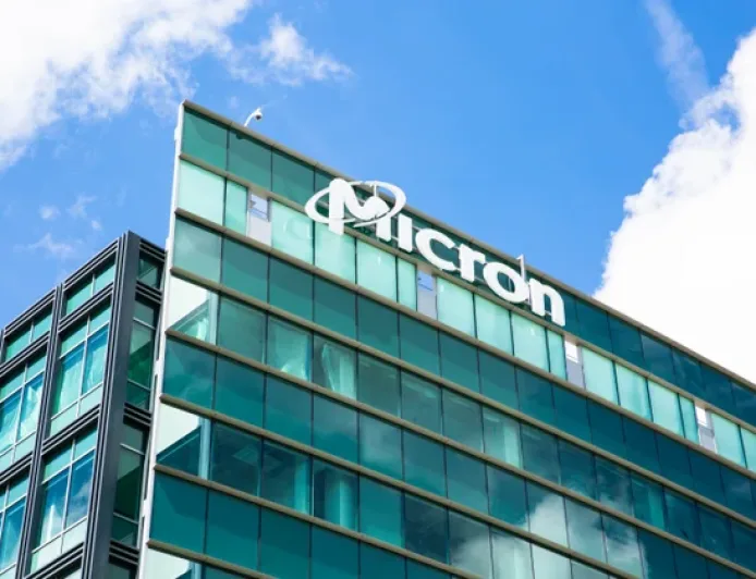 Saham Micron Tertekan Turun 23% Akibat Kekhawatiran Harga Memori dan Permintaan AI