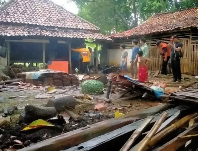 Cuaca Ekstrem di Sampang Akibat Pancaroba, Waspadai Banjir dan Longsor