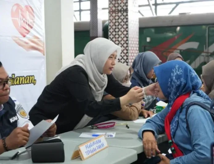 Pemeriksaan Gratis di Stasiun Lempuyangan: Deteksi Dini Penyakit Tak Menular untuk Penumpang KA
