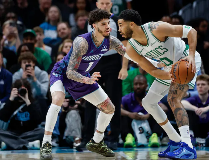 Jayson Tatum Bawa Celtics Menang 114-99 atas Hornets dengan Akurasi Buruk