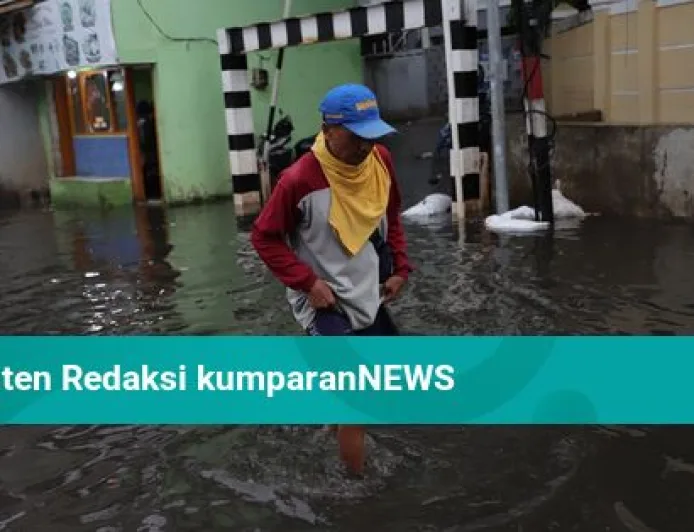 Banjir Setinggi 30 Cm Genangi Pela Mampang Usai Hujan Deras di Jaksel